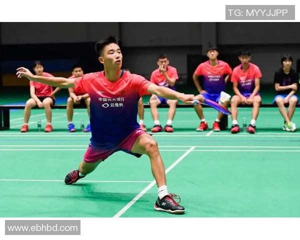 成都羽毛球队技术探讨与训练心得分享聚焦羽毛球运动发展与提升策略